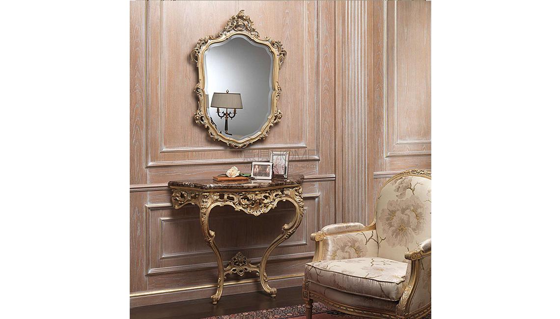 Boiserie and portals on project 玄关桌