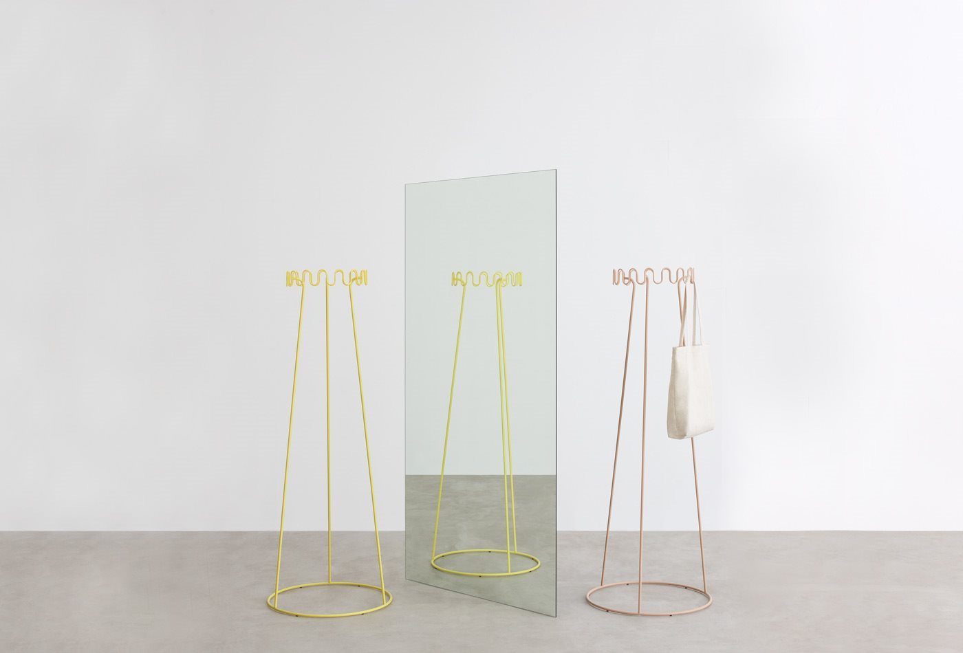 Crown 衣帽架